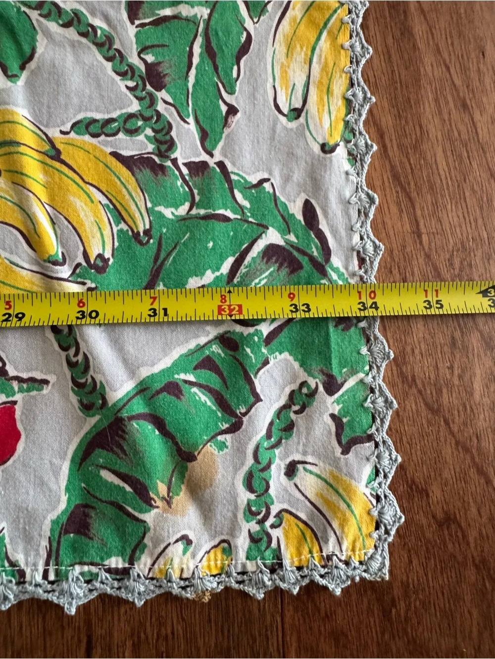 Vintage 1950’s Tropical Banana Hibiscus Tablecloth 34“ Square Crochet Edge MCM